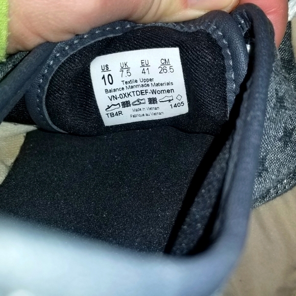 Vans - Picture 2 of 4